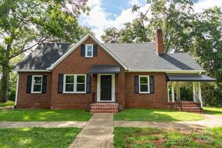 511 S King Street, Morganton, NC 28655