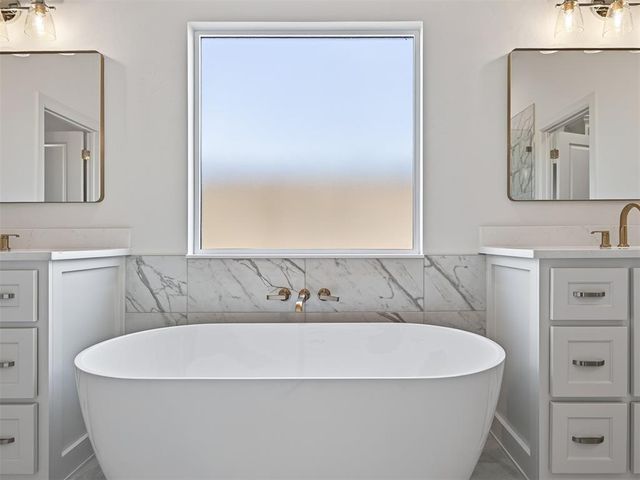 16029 Navarra Way, Oklahoma City, OK 73170