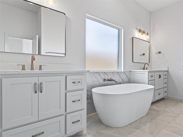 16029 Navarra Way, Oklahoma City, OK 73170