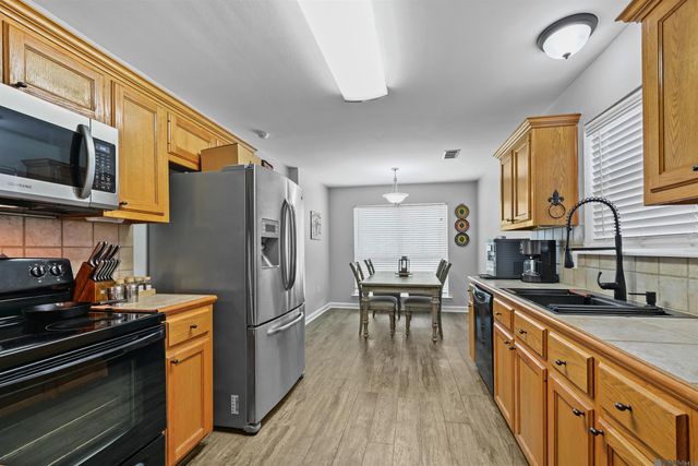 10036 Chapel Hill Dr, Denham Springs, LA 70706
