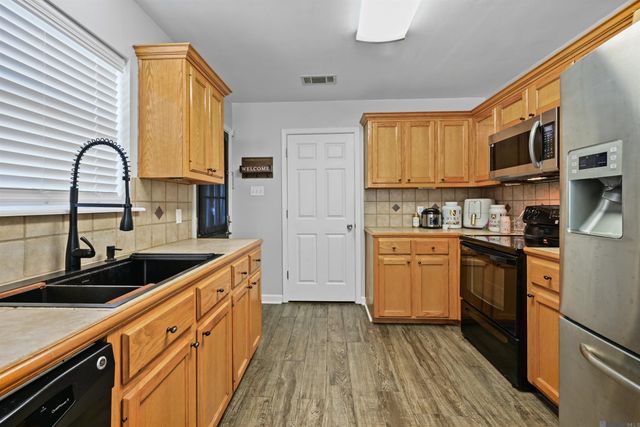 10036 Chapel Hill Dr, Denham Springs, LA 70706