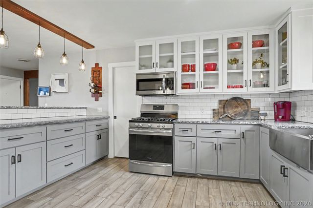 6716 E 26th Avenue, Tulsa, OK 74129