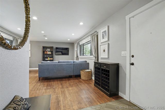 6716 E 26th Avenue, Tulsa, OK 74129