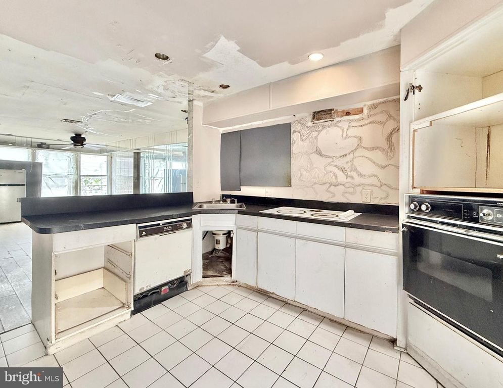 26 N GEORGIA AVE #REAR 3, Atlantic City, NJ 08401
