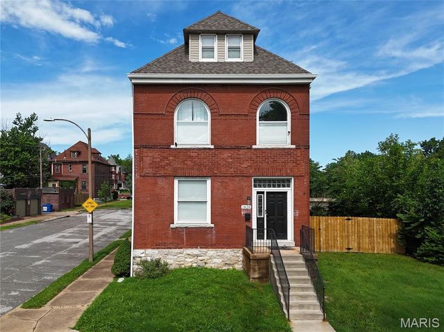 1829 Oregon Avenue, St Louis, MO 63104