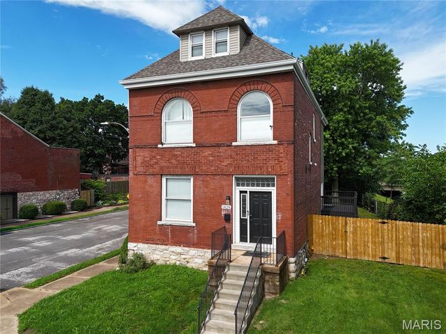 1829 Oregon Avenue, St Louis, MO 63104