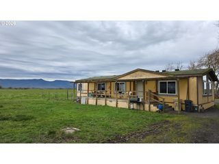 30540 PRICEBORO Dr, Harrisburg, OR 97446