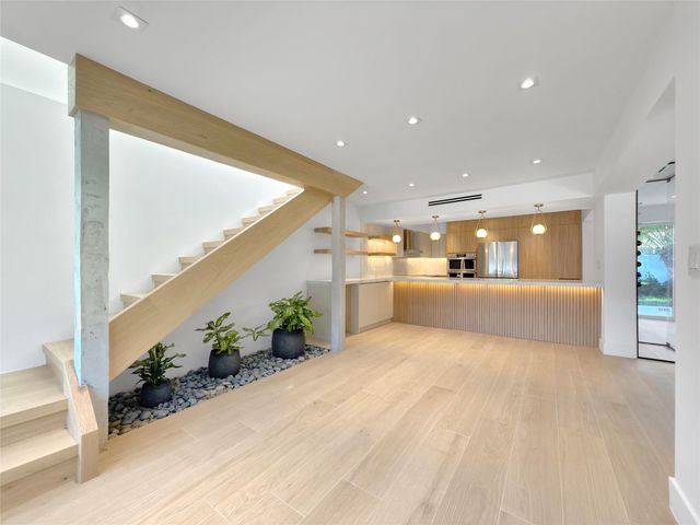 729 NE 17th Terrace, Fort Lauderdale, FL 33304