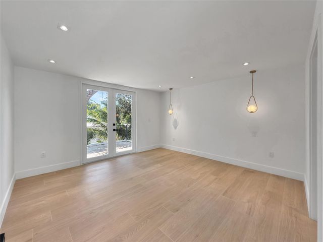729 NE 17th Terrace, Fort Lauderdale, FL 33304