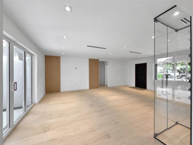729 NE 17th Terrace, Fort Lauderdale, FL 33304