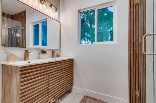 4016 6th Avenue, Leimert Park, CA 90008