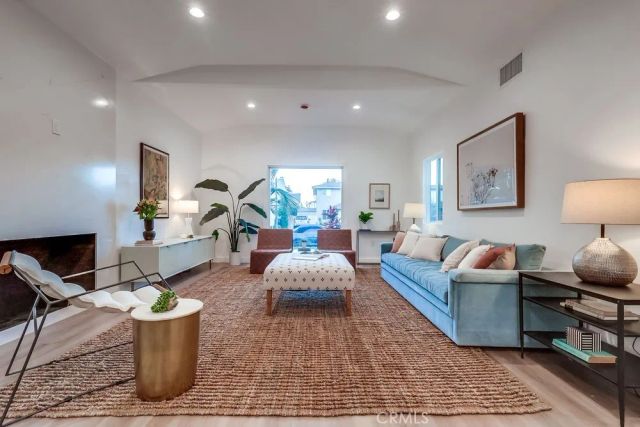 4016 6th Avenue, Leimert Park, CA 90008