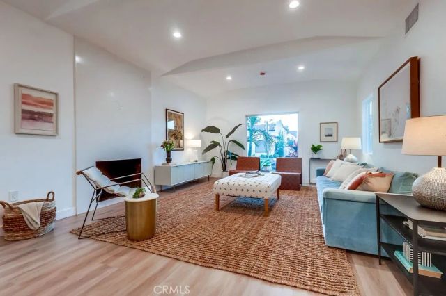4016 6th Avenue, Leimert Park, CA 90008