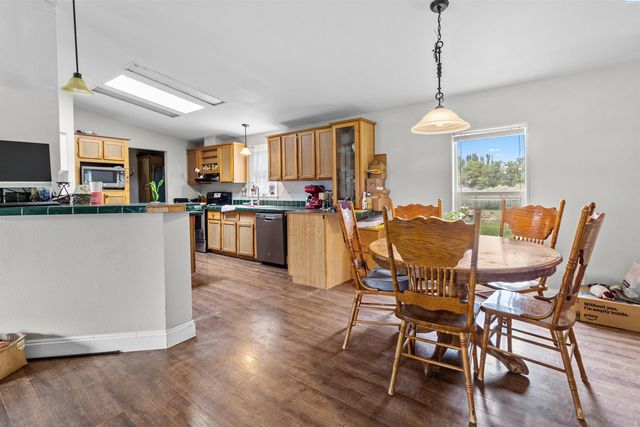 65115 N 56th Pr Ne, Benton City, WA 99320