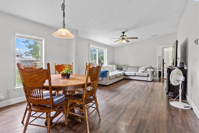 65115 N 56th Pr Ne, Benton City, WA 99320