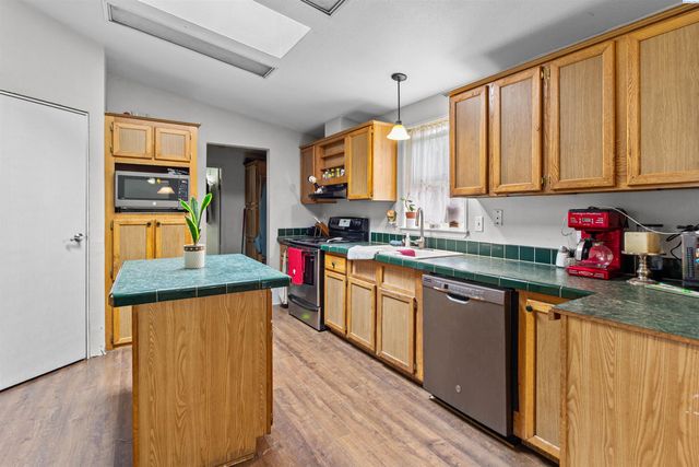 65115 N 56th Pr Ne, Benton City, WA 99320