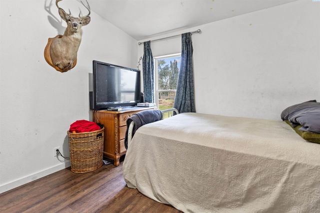 65115 N 56th Pr Ne, Benton City, WA 99320