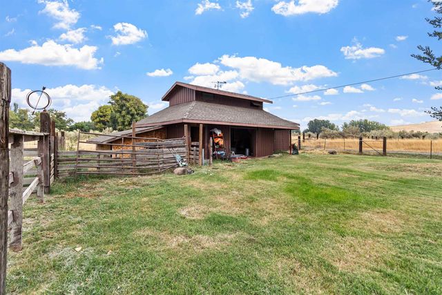 65115 N 56th Pr Ne, Benton City, WA 99320