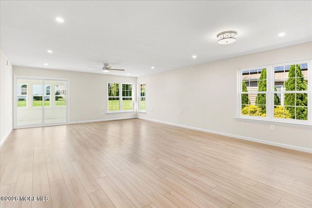 10 Saint Paul Place, Manchester, NJ 08759