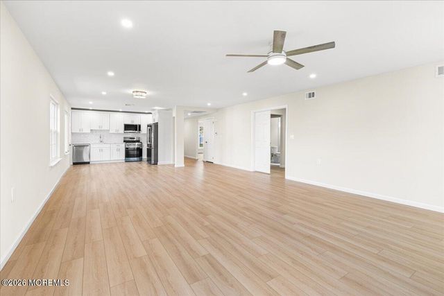 10 Saint Paul Place, Manchester, NJ 08759