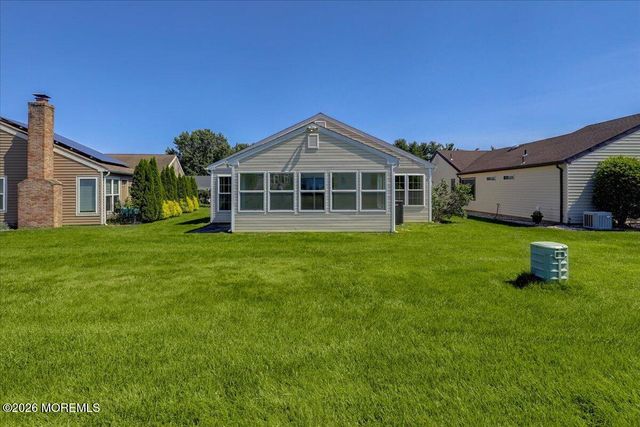 10 Saint Paul Place, Manchester, NJ 08759