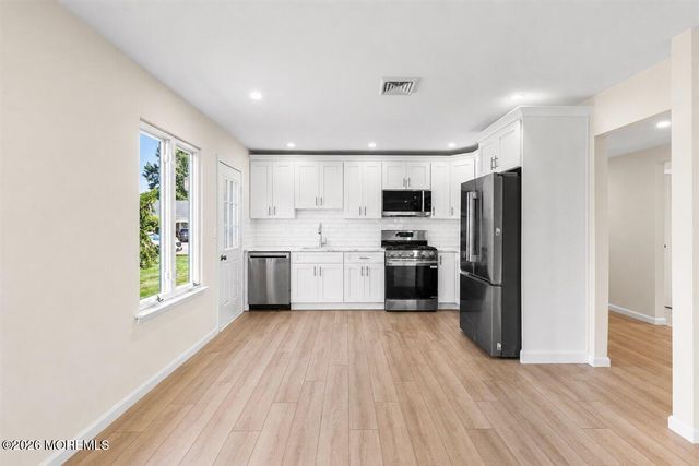 10 Saint Paul Place, Manchester, NJ 08759