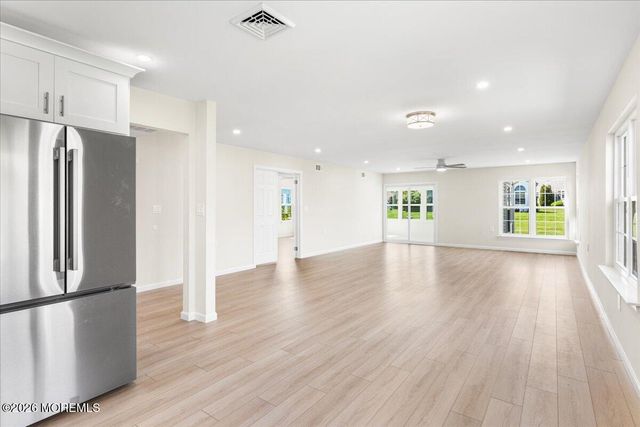 10 Saint Paul Place, Manchester, NJ 08759