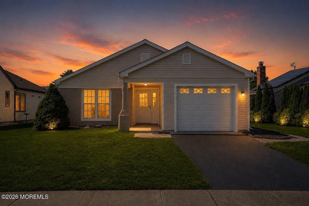 10 Saint Paul Place, Manchester, NJ 08759