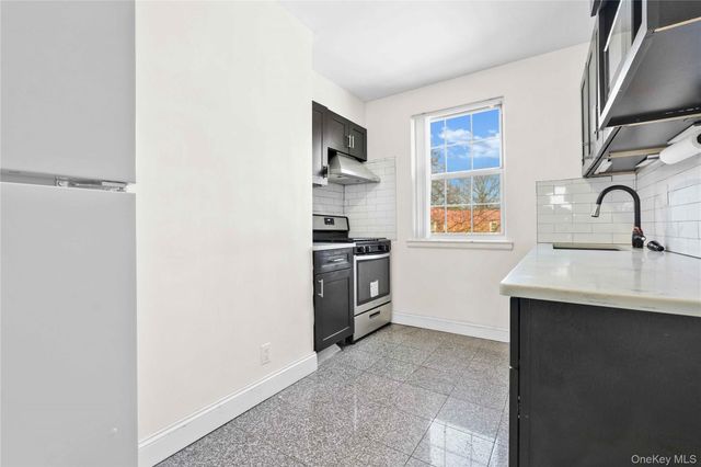 78-15 138th Street 35E, Flushing, NY 11367