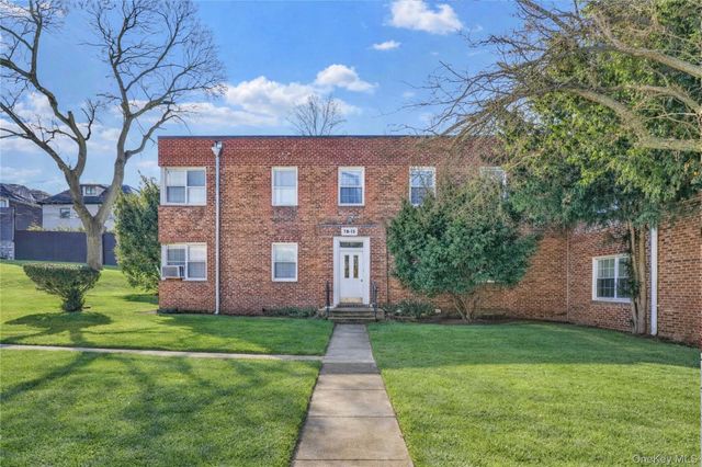 78-15 138th Street 35E, Flushing, NY 11367