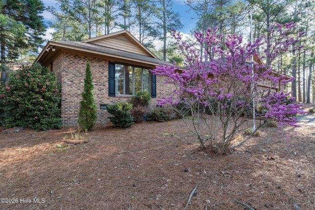 33 Thunderbird Circle, Pinehurst, NC 28374