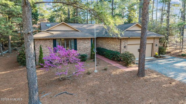 33 Thunderbird Circle, Pinehurst, NC 28374