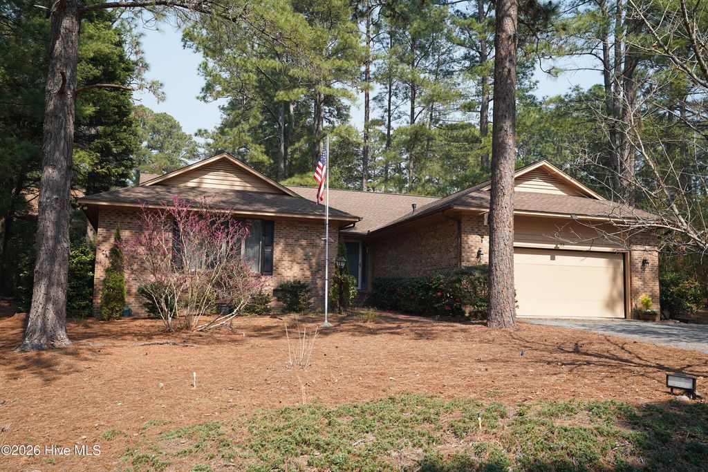 33 Thunderbird Circle, Pinehurst, NC 28374