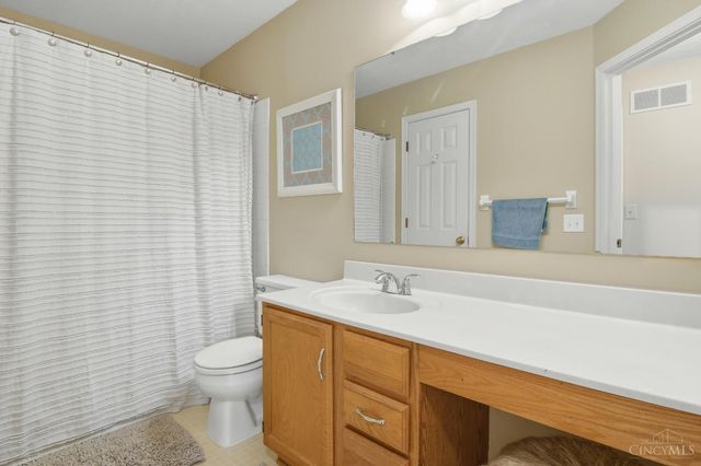 2450 Doeview Court, Cincinnati, OH 45230