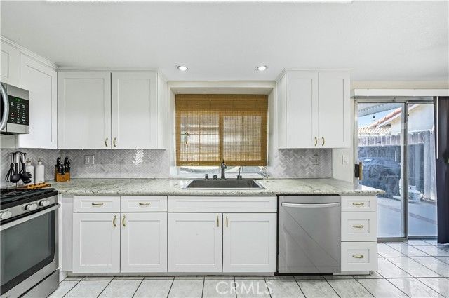 39785 Knollridge Drive, Temecula, CA 92591