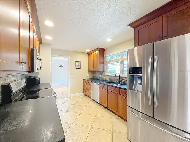 2400 TOPPING PLACE, Eustis, FL 32726