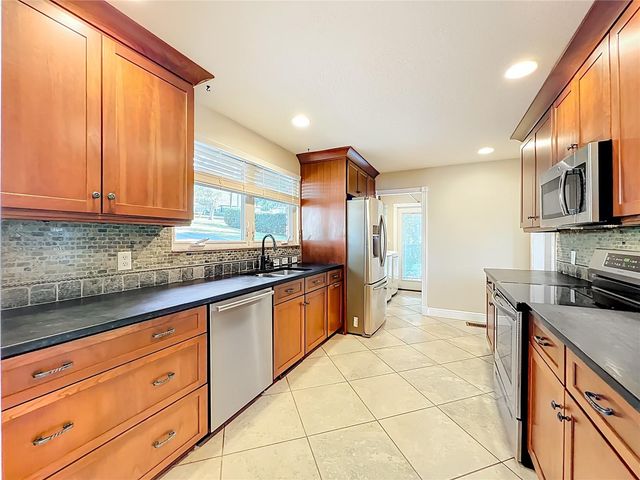 2400 TOPPING PLACE, Eustis, FL 32726