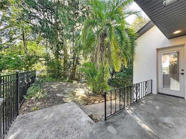 2400 TOPPING PLACE, Eustis, FL 32726