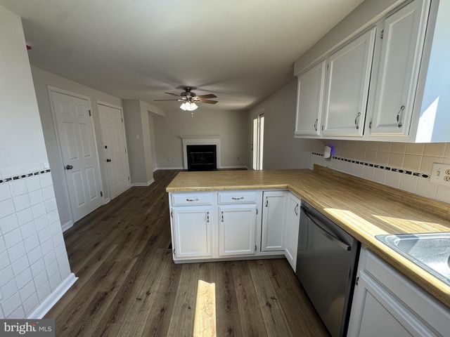13 CROWN CIR, Dover, DE 19901