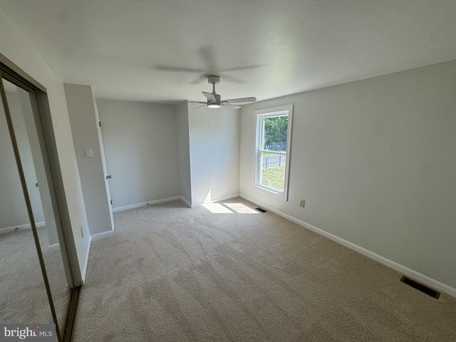 13 CROWN CIR, Dover, DE 19901