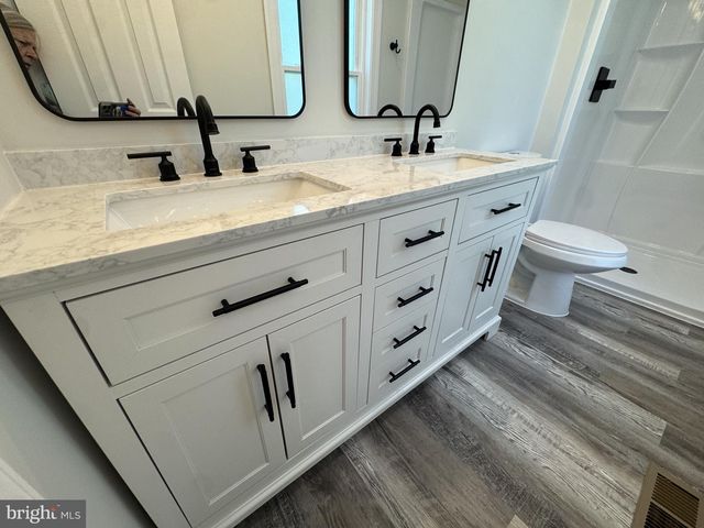 13 CROWN CIR, Dover, DE 19901