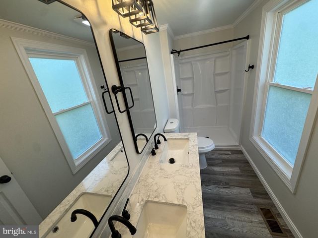 13 CROWN CIR, Dover, DE 19901