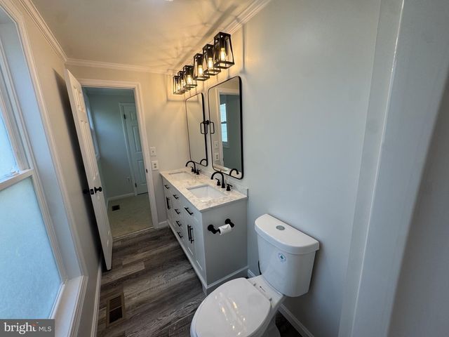 13 CROWN CIR, Dover, DE 19901