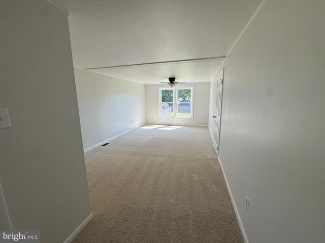 13 CROWN CIR, Dover, DE 19901