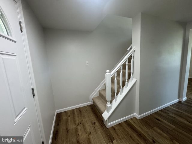 13 CROWN CIR, Dover, DE 19901