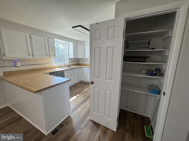 13 CROWN CIR, Dover, DE 19901