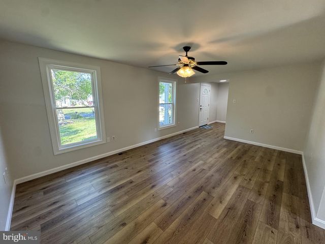 13 CROWN CIR, Dover, DE 19901