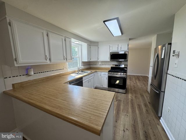13 CROWN CIR, Dover, DE 19901