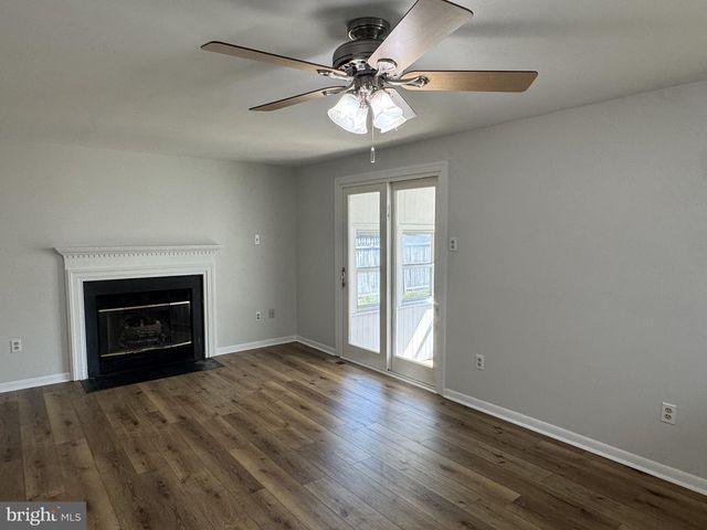 13 CROWN CIR, Dover, DE 19901