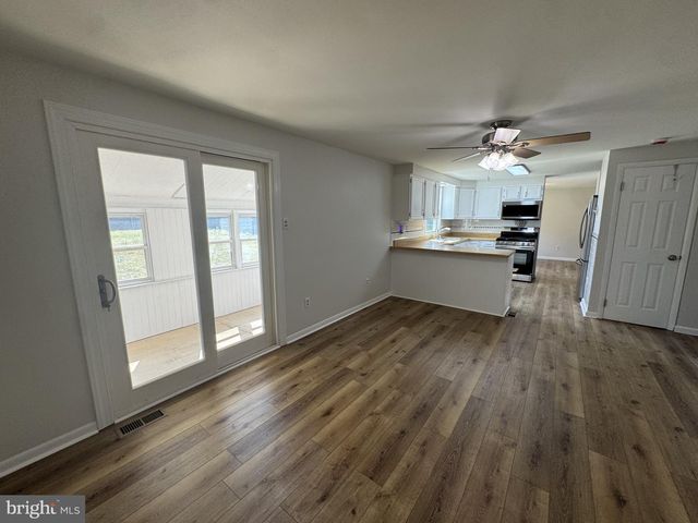 13 CROWN CIR, Dover, DE 19901